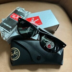NWT Unisex Ray-Ban Wayfarer Classic Polarized Sunglasses NIB